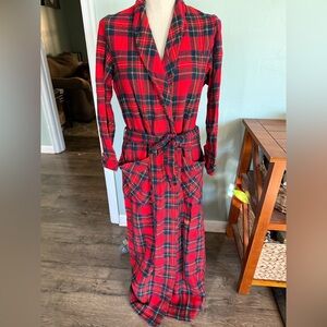 Vintage Pendleton 100% Virgin Wool Made in USA Red Plaid Robe Size Medium
